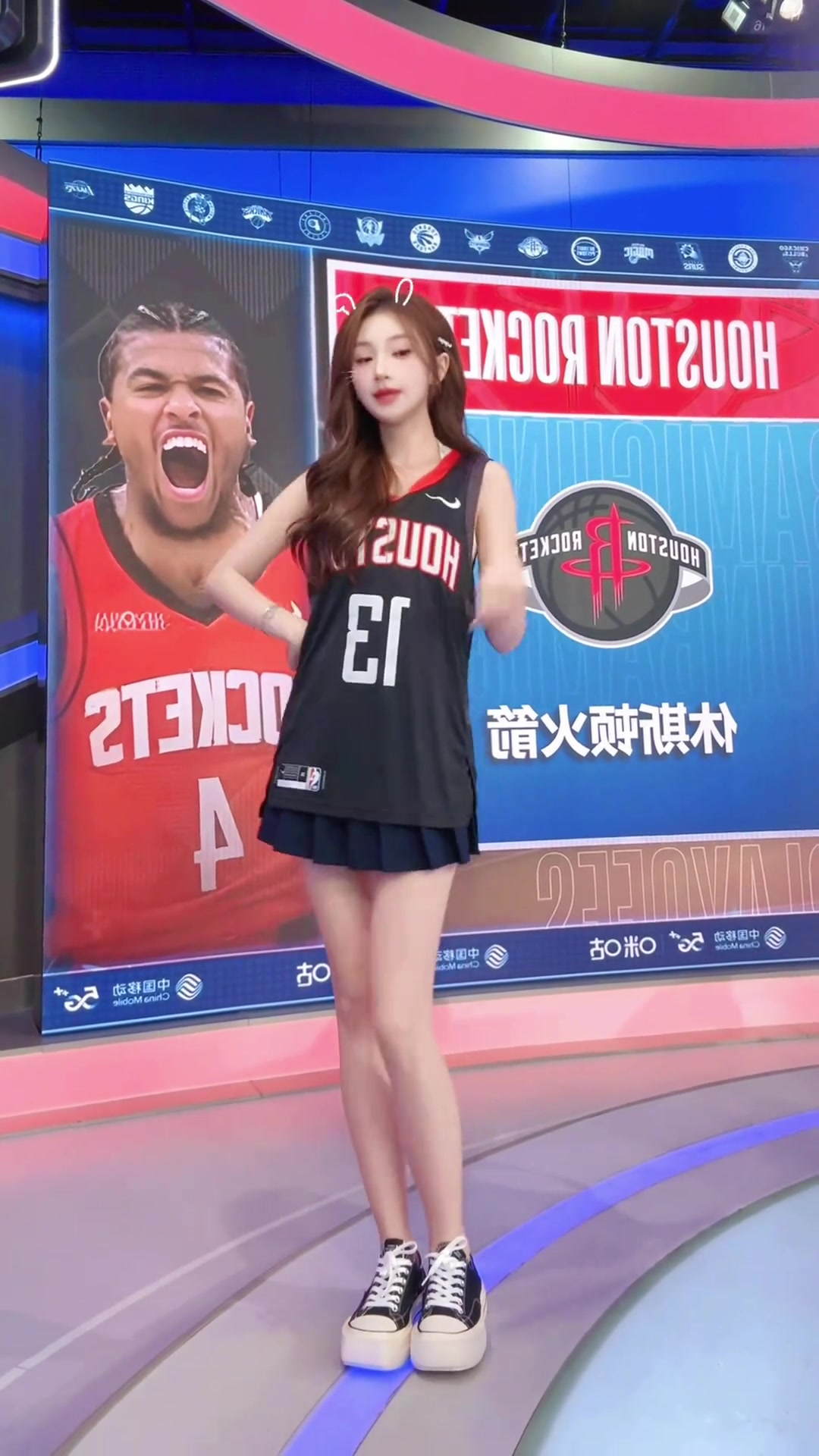 火箭贏了沒想到女主播還想念著哈登呢