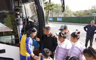 暖心守護，青島足球場迎小球迷