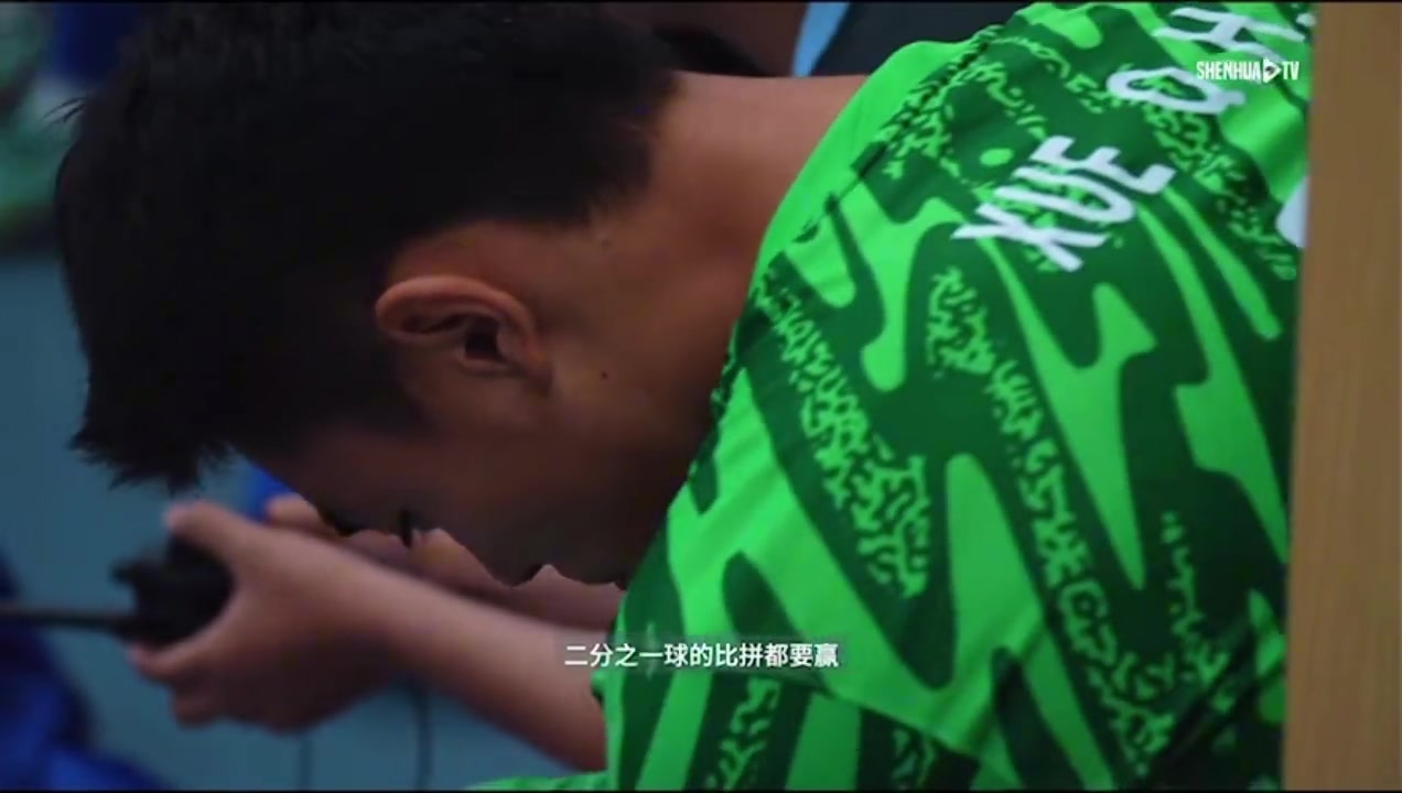 申花比賽花絮進球功臣高天意賽后在群里發紅包