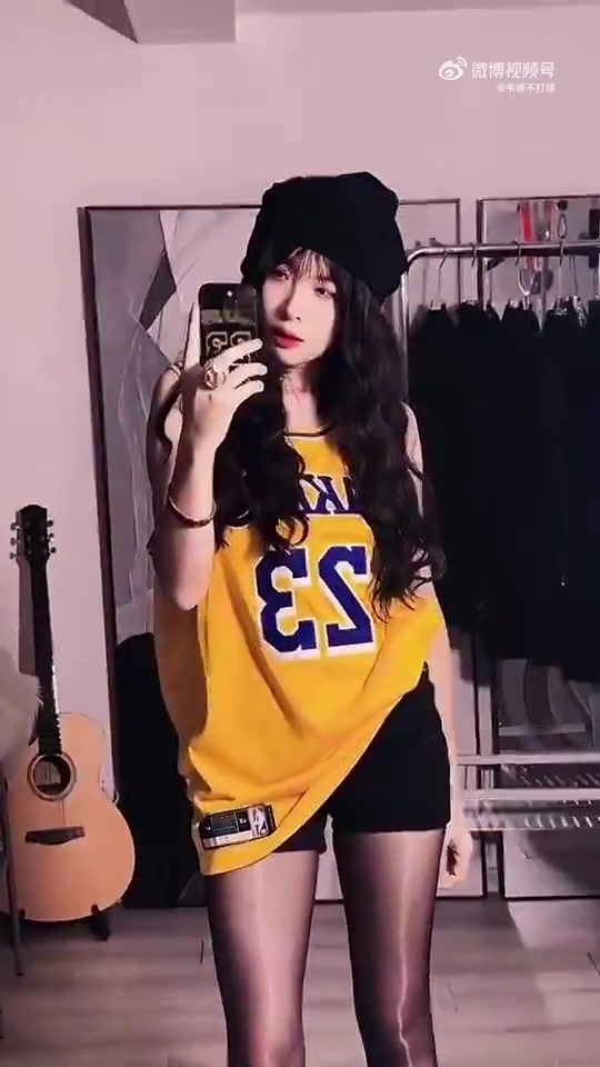 黑絲大長腿現在女詹密都這么卷了嘛