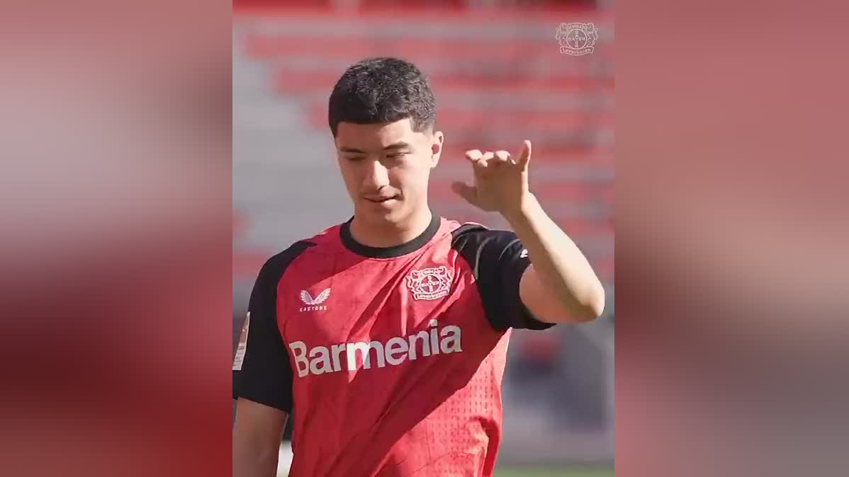 勒沃庫森簽馬扎，19歲中場，簽約至2030年。