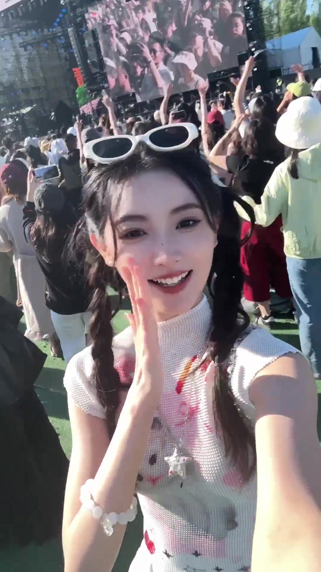 嗨起來美女主播金佳悅參加草莓音樂節活動
