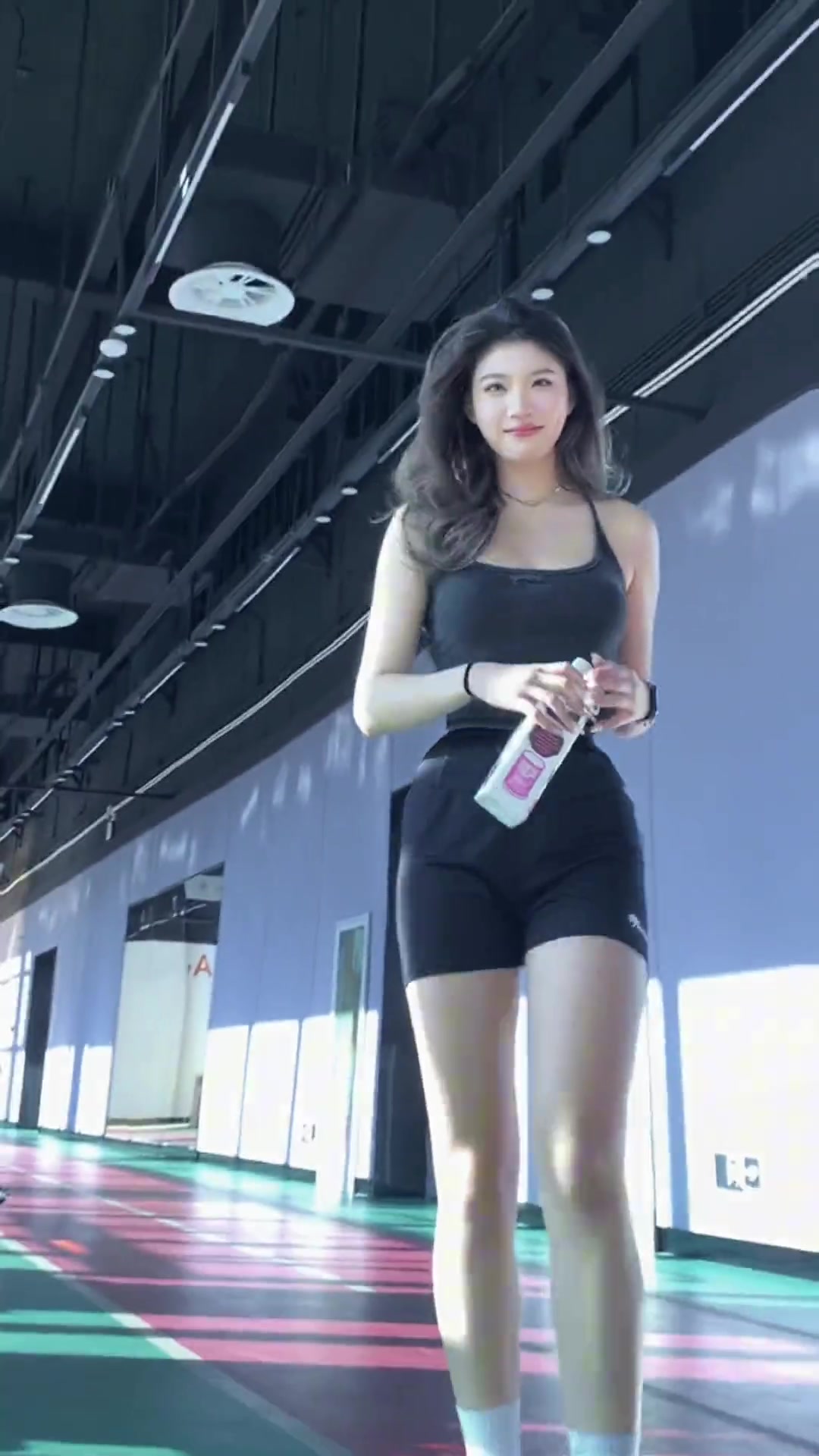 頂級腰臀比這臀部比肩還寬啊國安女隊門將身材這么炸裂嘛