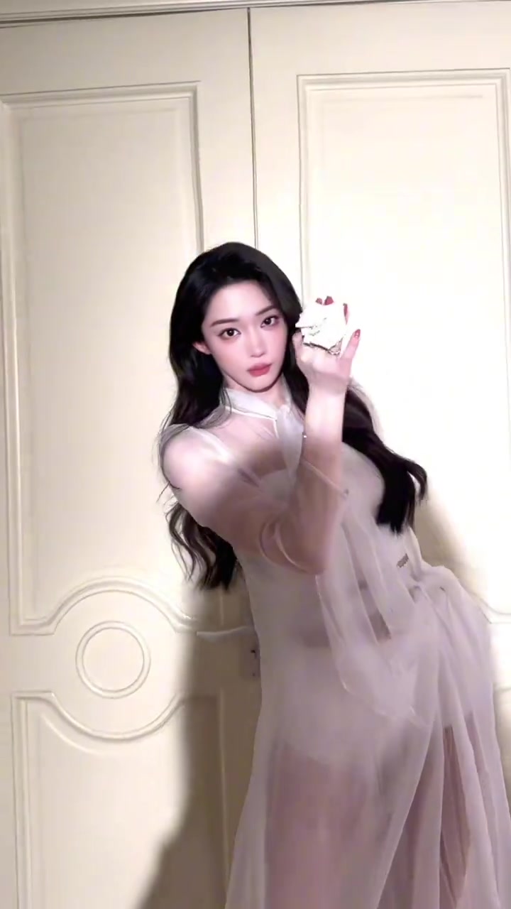 美美噠美女主播婧雯的變裝視頻人生小滿勝完全