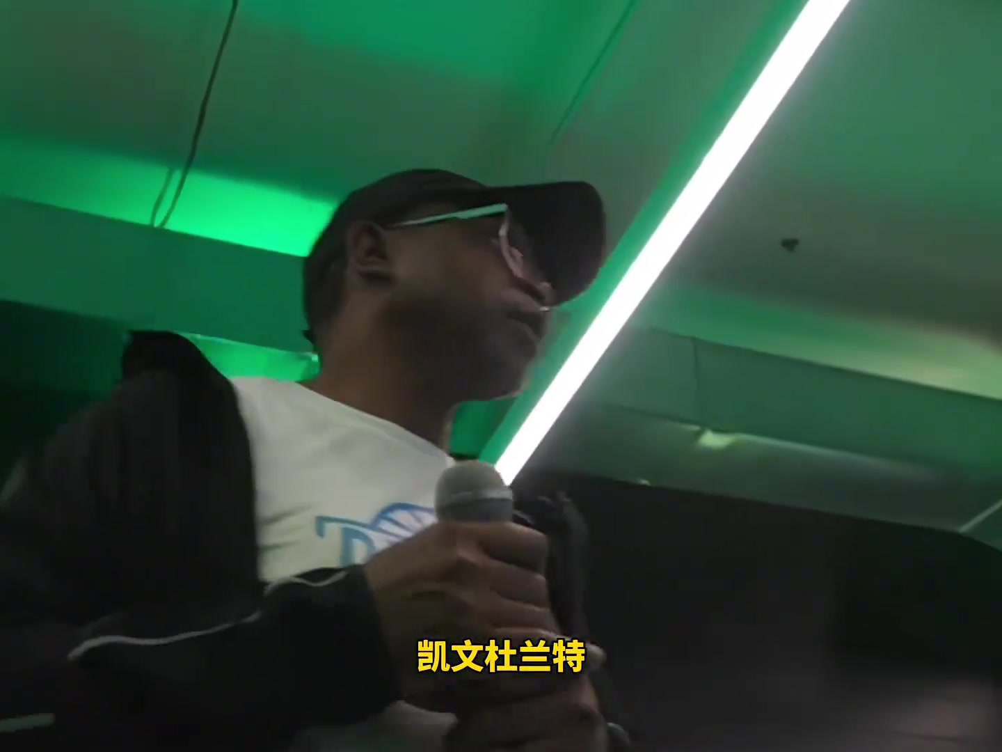 瀟灑乃我本性 帥是命中注定綠帽子也只有我杜敢戴