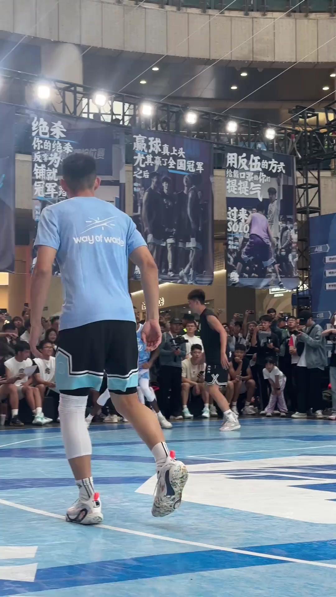 拉塞爾別說NBA了我鐵起來連野球場都不放過