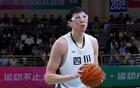 范子銘高薪無表現(xiàn)，球迷呼吁其離開，33歲老將更勝一籌。