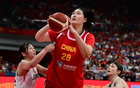 日本女籃挑戰(zhàn)張子宇，實力不足。