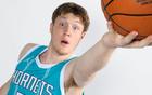 NBA夏聯決賽，黃蜂大勝會師國王，兩隊5勝0負爭冠。